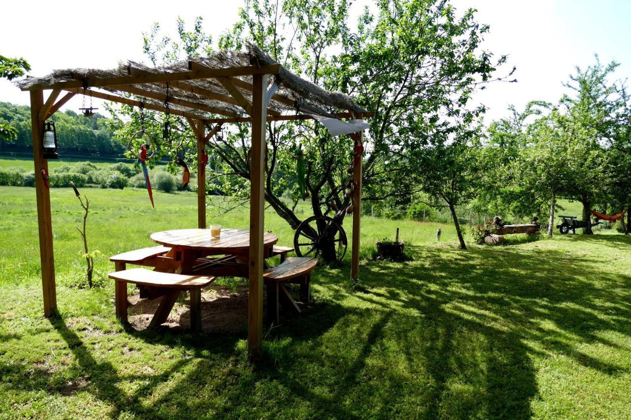 Roulotte Maisonthiers Holiday home *