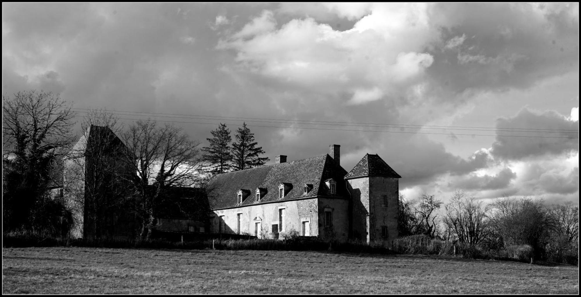 Holiday home Roulotte Maisonthiers *