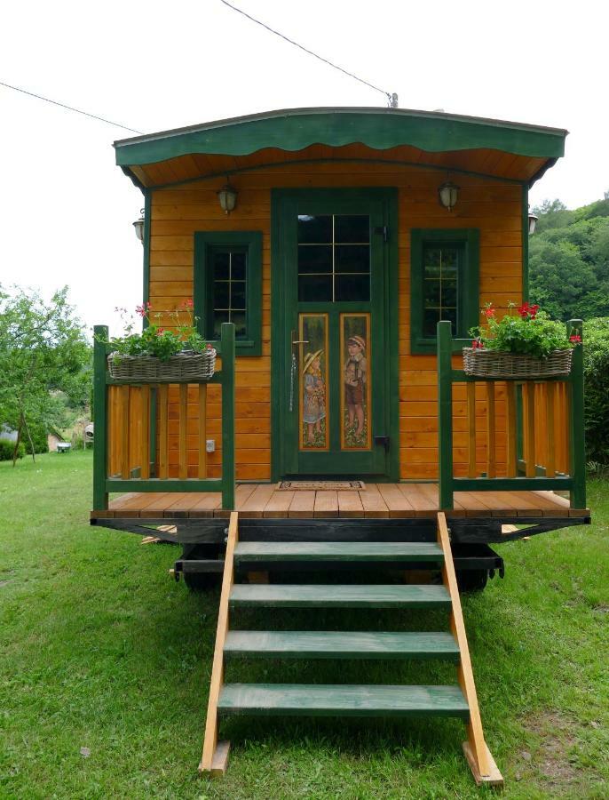 Holiday home Roulotte Maisonthiers *